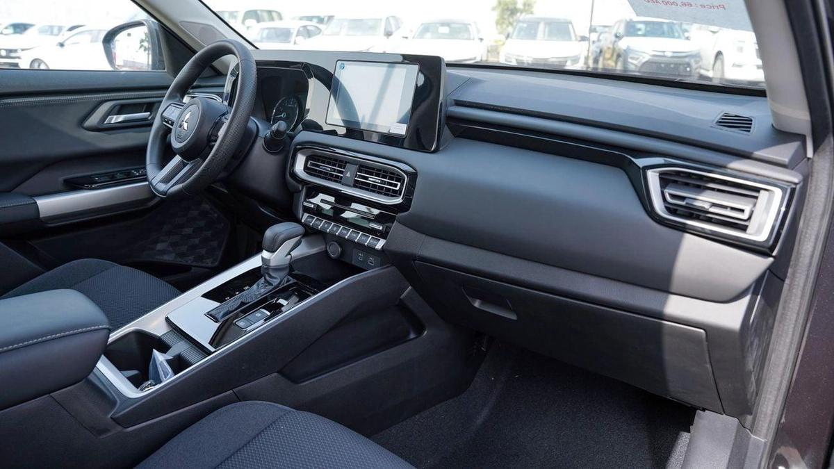 Mitsubishi Destinator Brand New 2026 Mitsubishi Destinator Medium Line 1.5L 7-Seater SUV GCC – Export Only-12-12