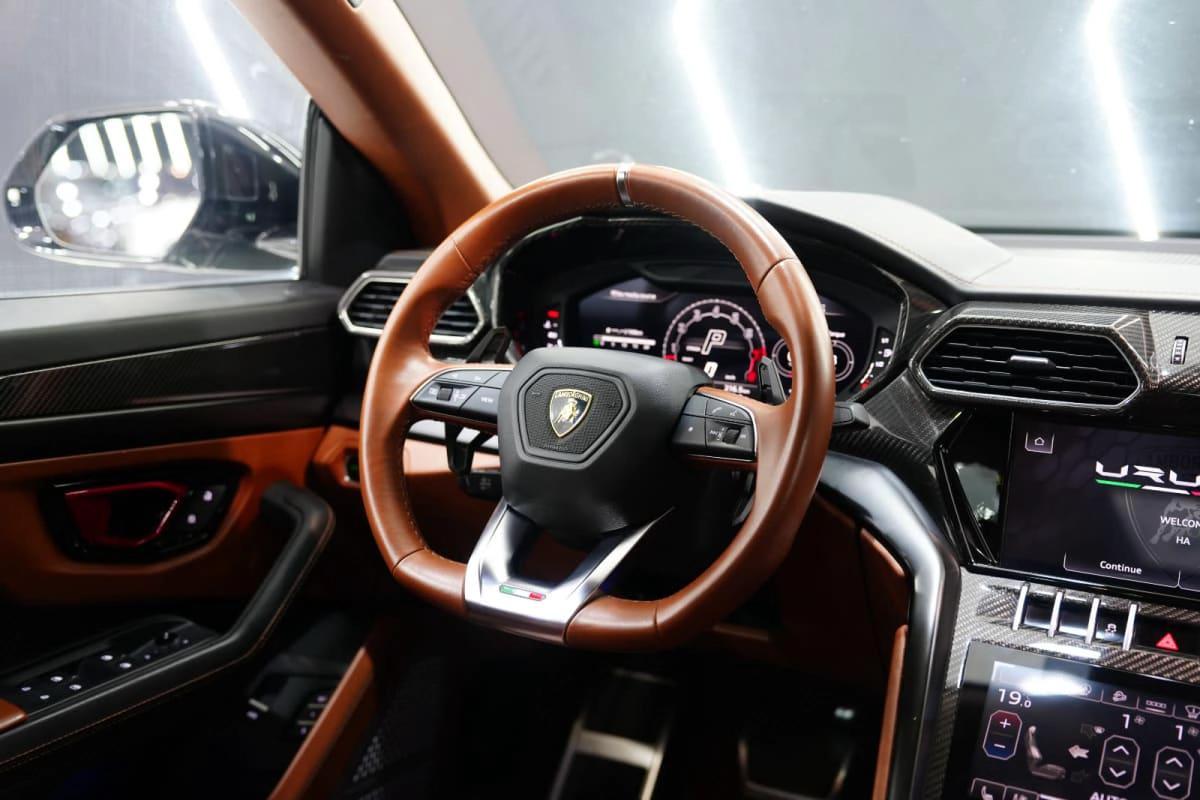 Lamborghini Urus S 60th Anniversary-10-10