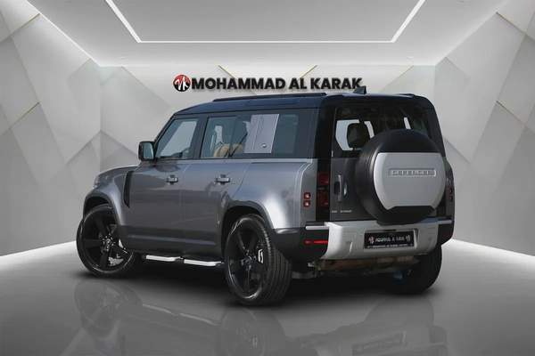 LAND ROVER DEFENDER 110 HSE 2024 - GCC - UNDER WARRANTY - AMAZING CONDITION