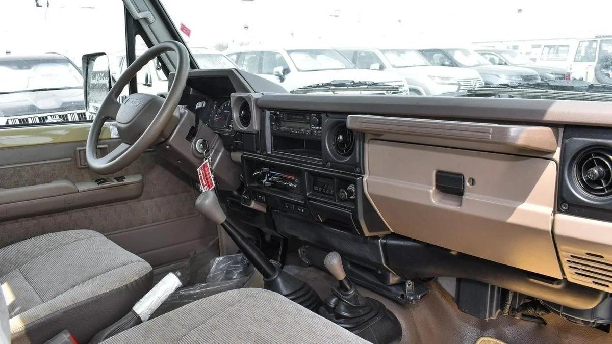 Toyota Land Cruiser Pick Up Classic 4.5L V8 Double Tank-6-6