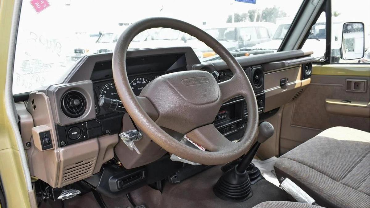 Toyota Land Cruiser Pick Up Classic 4.5L V8 Double Tank-8-8