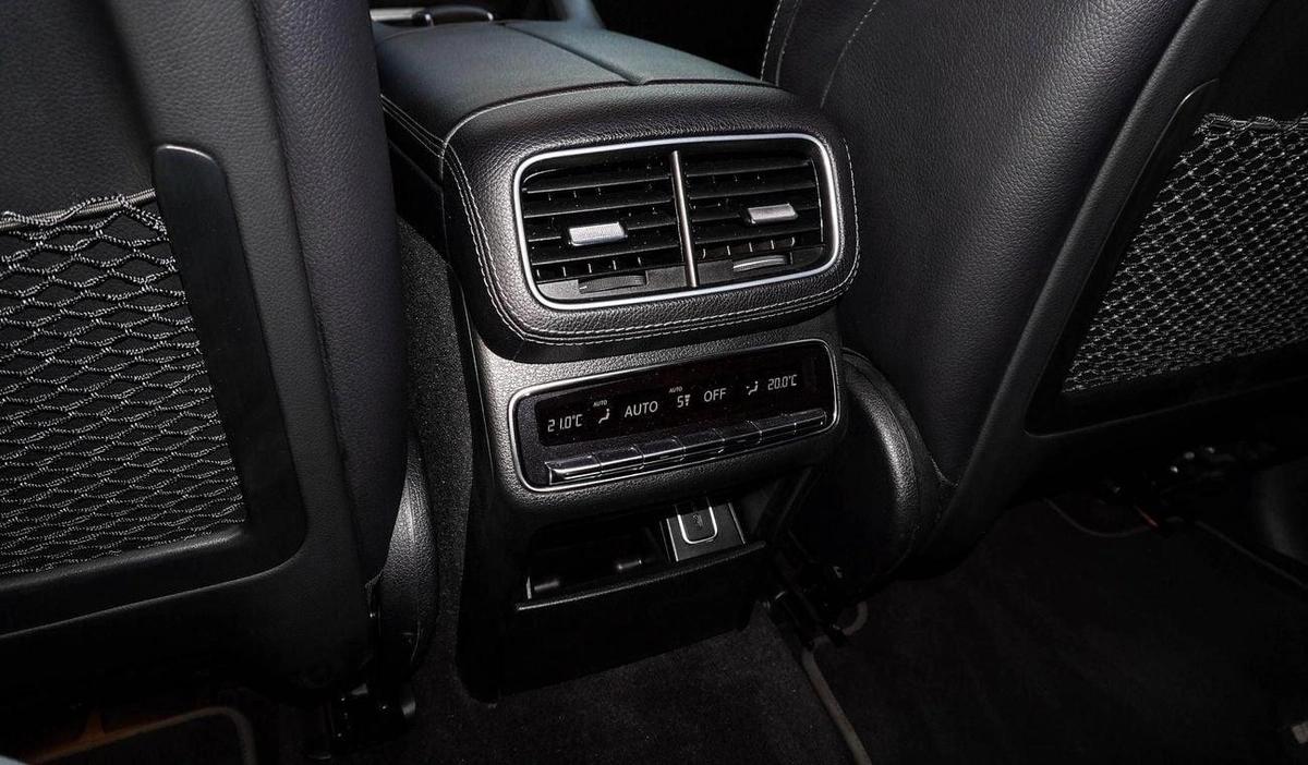 Mercedes-Benz GLE 53 AMG-7-7