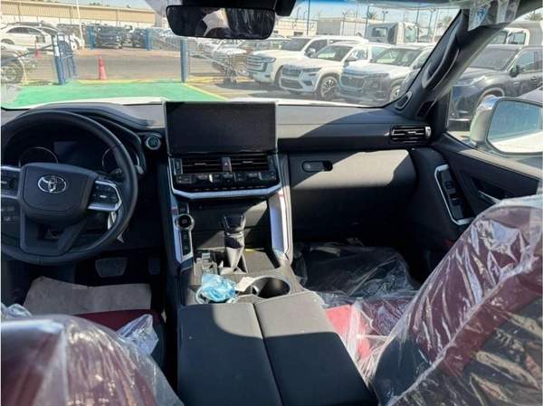 Toyota Land Cruiser VXR 3.5L PETROL FULL OPTION 2026 GCC