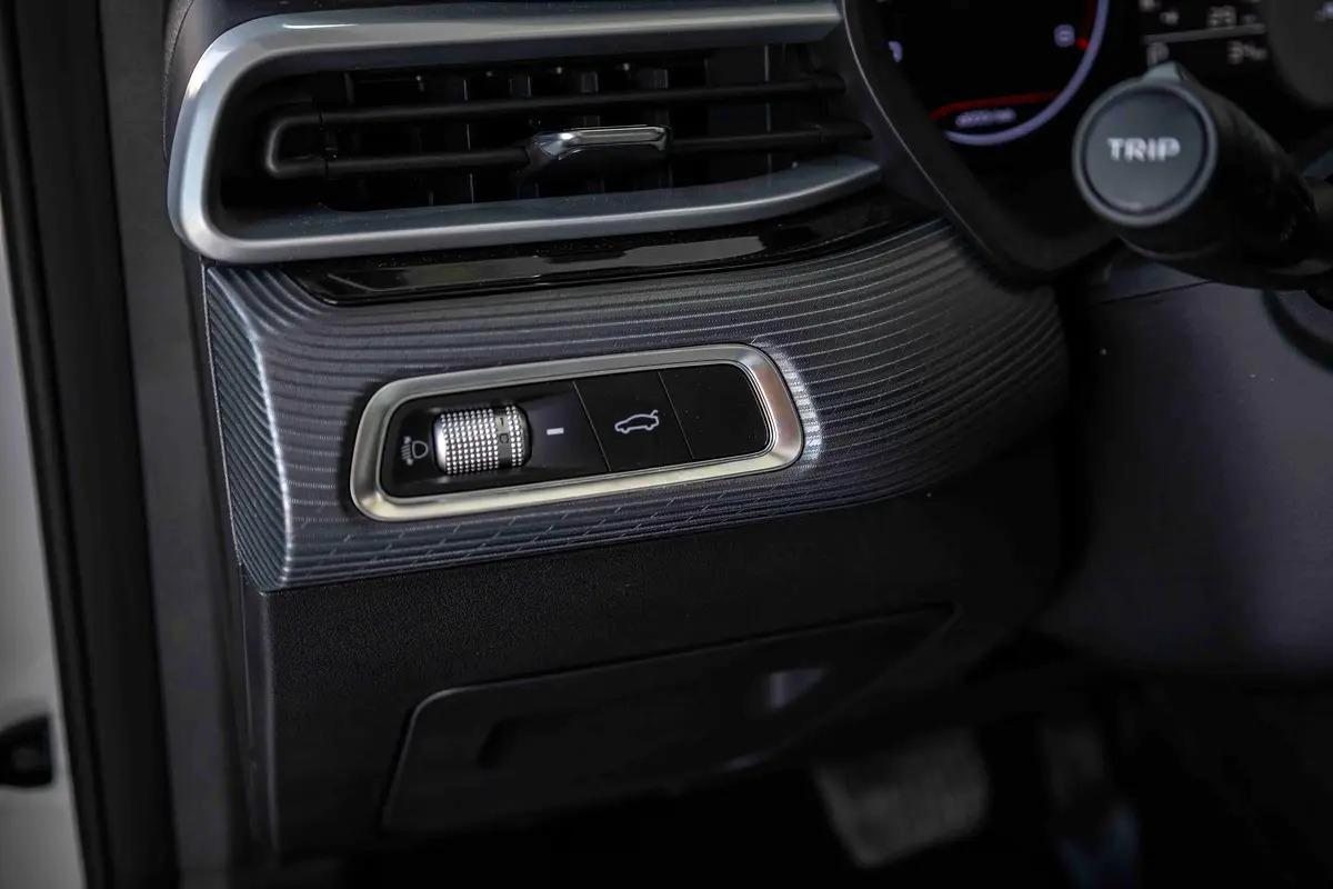 Geely Emgrand GS-9-9