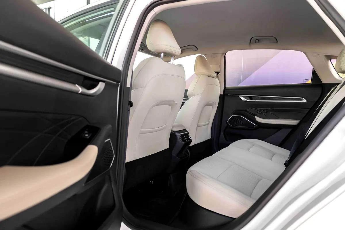 Geely Emgrand GS-8-8