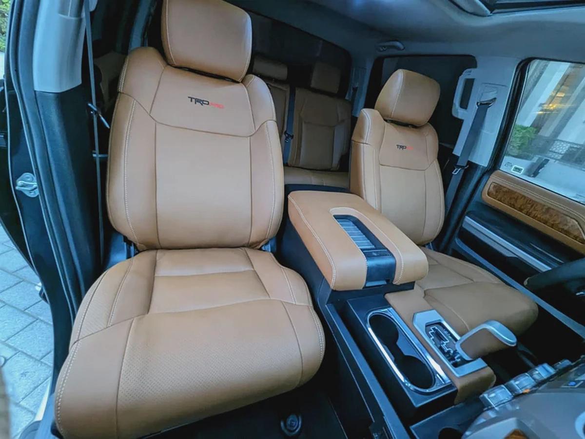 TOYOTA TUNDRA 2014 FACELIFTED 2025 1794 EDITION 4X4 4DOORS V8 5.7L IN EXCELLENT CONDITION-7-7