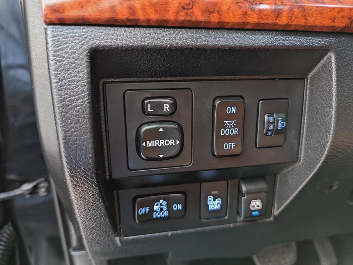 TOYOTA TUNDRA 2014 FACELIFTED 2025 1794 EDITION 4X4 4DOORS V8 5.7L IN EXCELLENT CONDITION-10-10