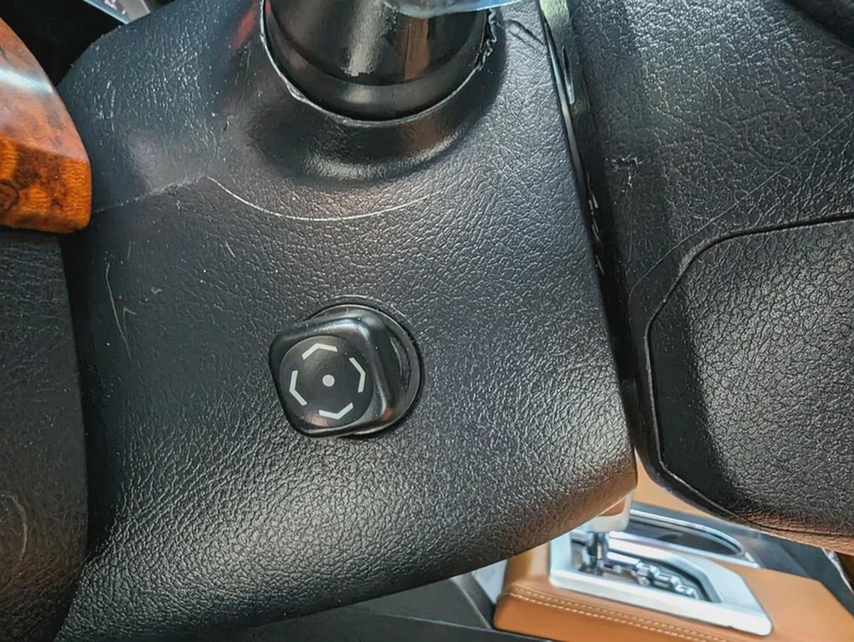 TOYOTA TUNDRA 2014 FACELIFTED 2025 1794 EDITION 4X4 4DOORS V8 5.7L IN EXCELLENT CONDITION-12-12