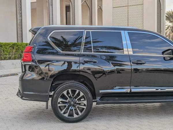 TOYOTA PRADO 2019 GCC V4 2.7L ACCIDENT FREE IN EXCELLENT CONDITION