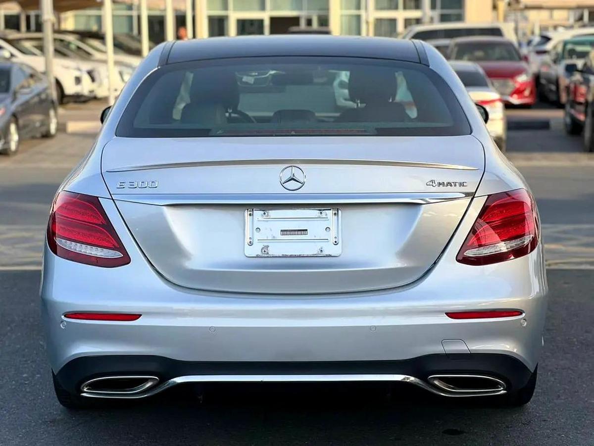 Mercedes-Benz E-Class E 300 2019 - American Specs-2-2