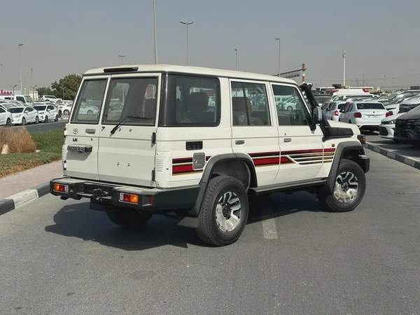 2025 Toyota Land Cruiser 70 LX - GCC Specs - Brand New!