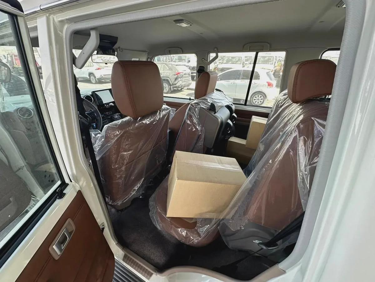 2025 Toyota Land Cruiser 70 LX - GCC Specs - Brand New!-9-9
