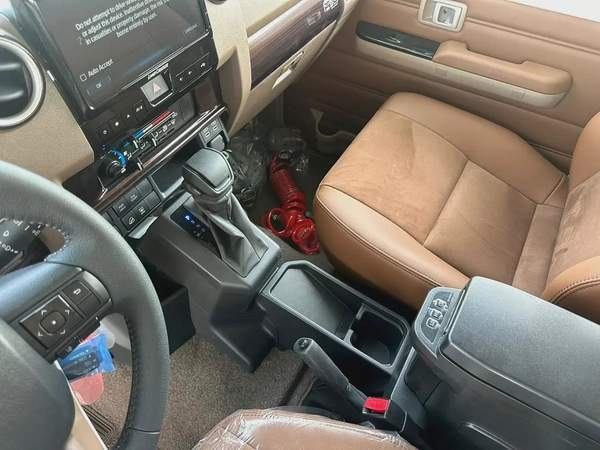 2025 Toyota Land Cruiser 70 LX - GCC Specs - Brand New!