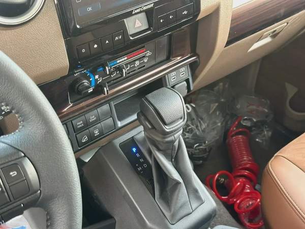 2025 Toyota Land Cruiser 70 LX - GCC Specs - Brand New!