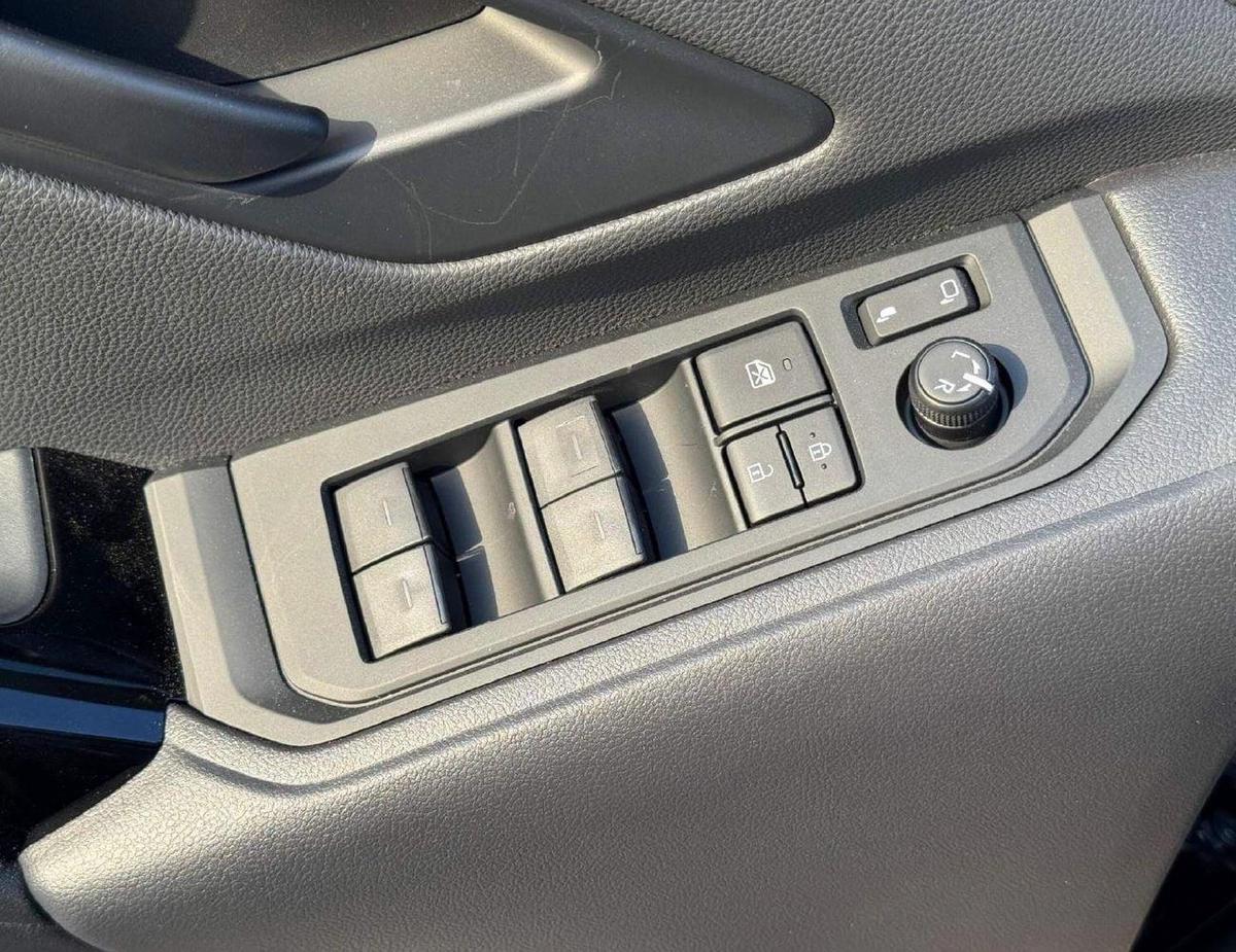 Toyota Land Cruiser GXR 3.5L Twin Turbo | Sunroof | Driver Power Seat | (CODE # GXR33M-8-8