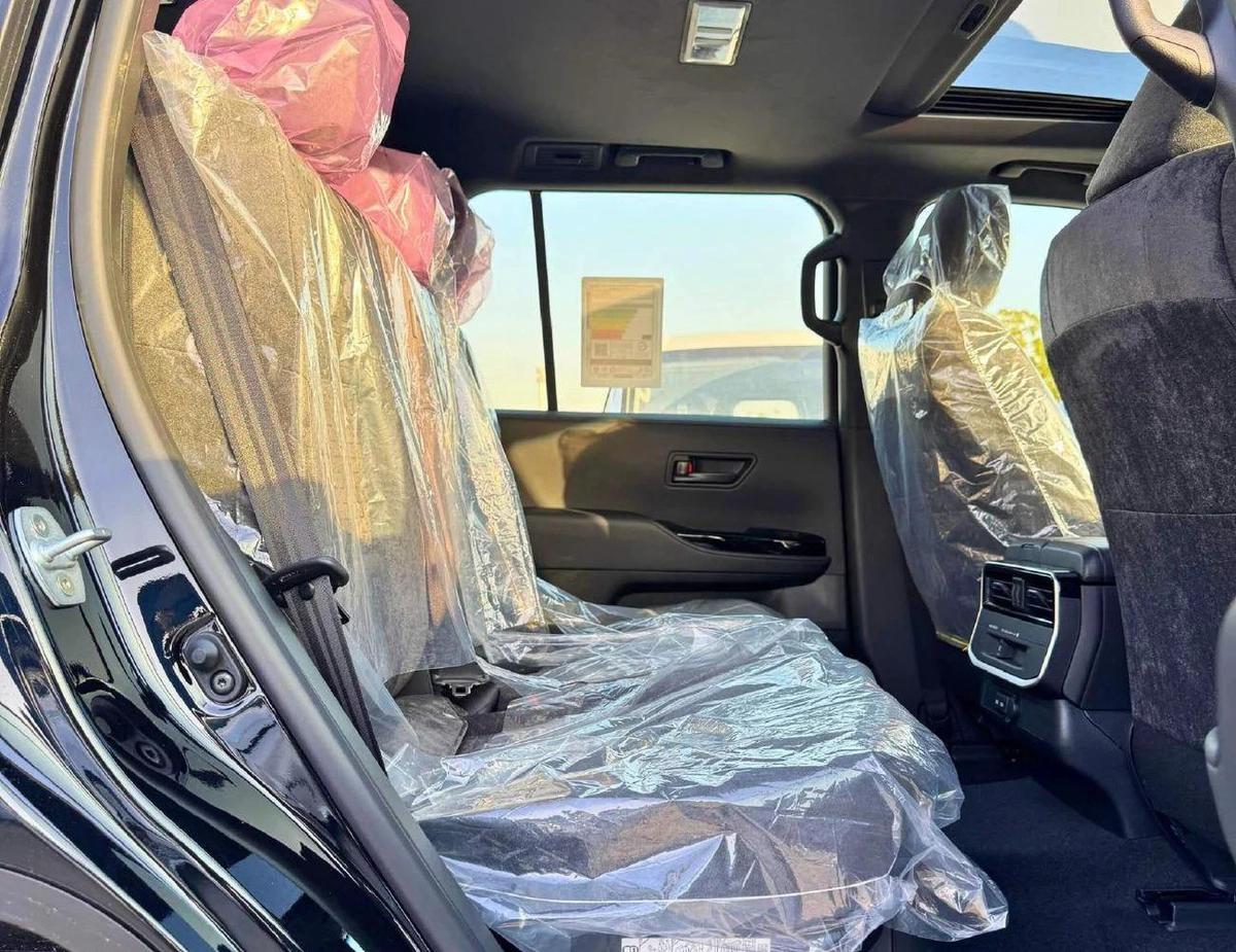 Toyota Land Cruiser GXR 3.5L Twin Turbo | Sunroof | Driver Power Seat | (CODE # GXR33M-11-11