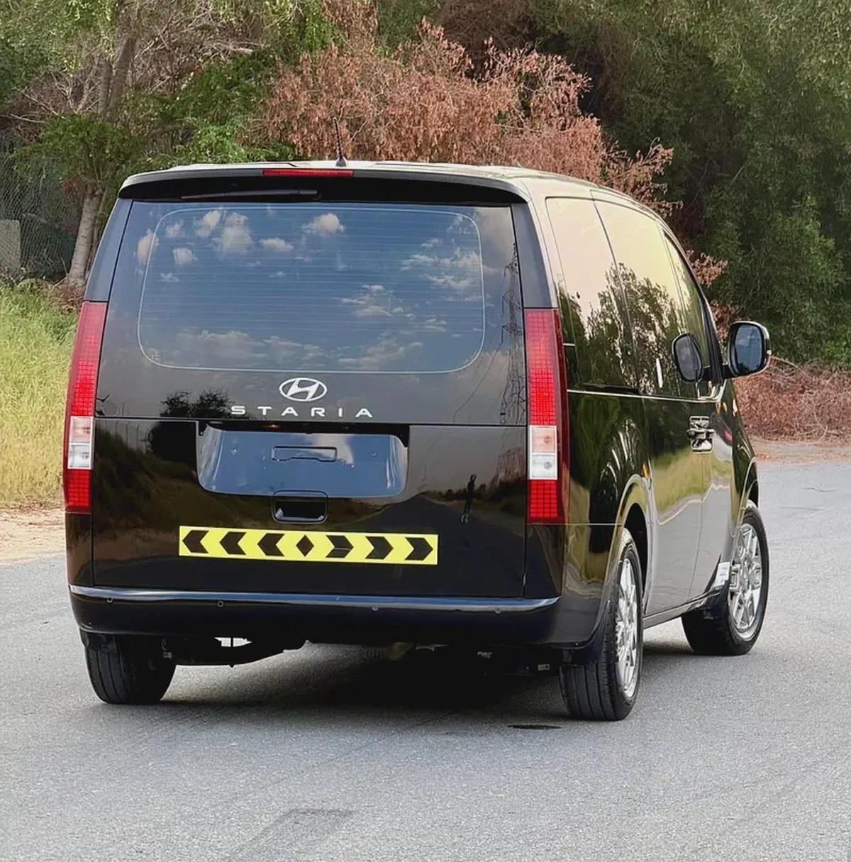 Hyundai Staria Luxury 2022 - Korean Specs - Excellent Condition-2-2