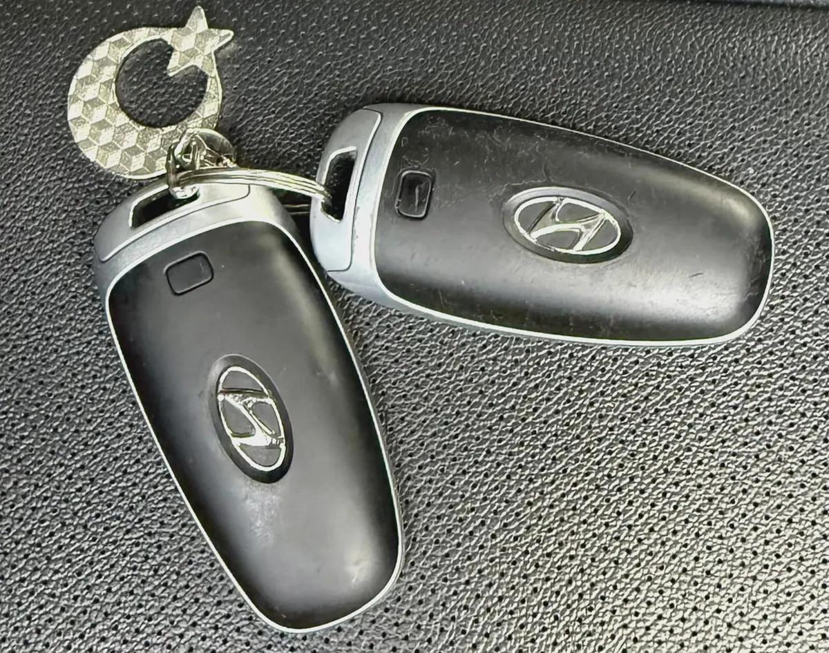 Hyundai Staria Luxury 2022 - Korean Specs - Excellent Condition-14-14