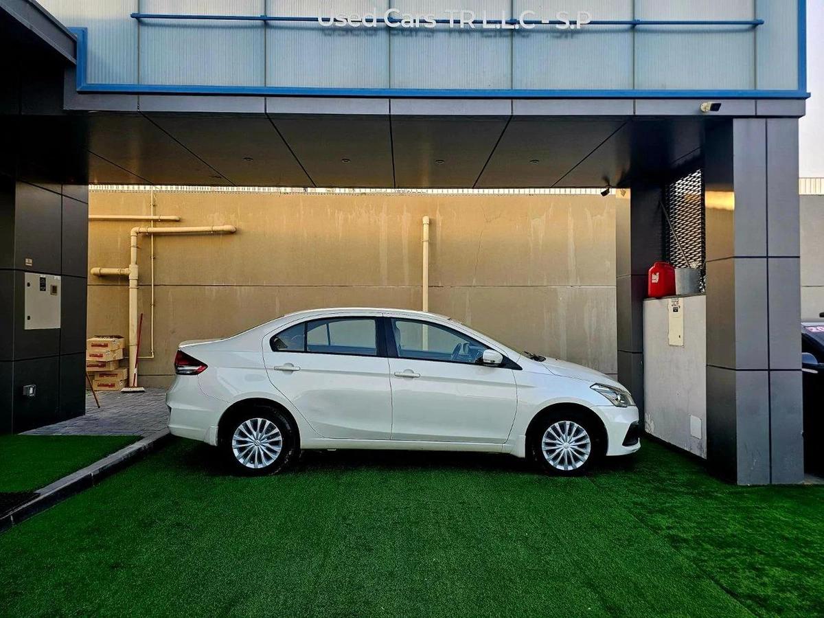 Suzuki Ciaz GL/ 1.5L GCC/ LOW MILEAGE/ IMMACULATE CONDIITON-1-1