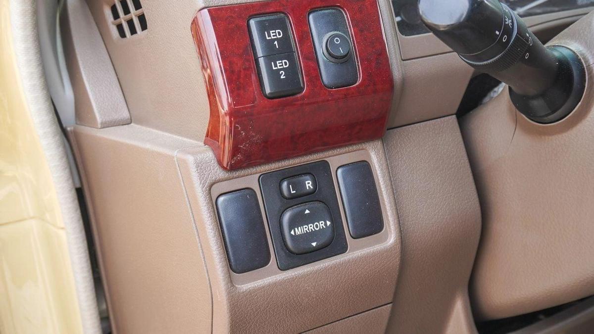 Toyota Land Cruiser Pick Up 4.0L-4-4