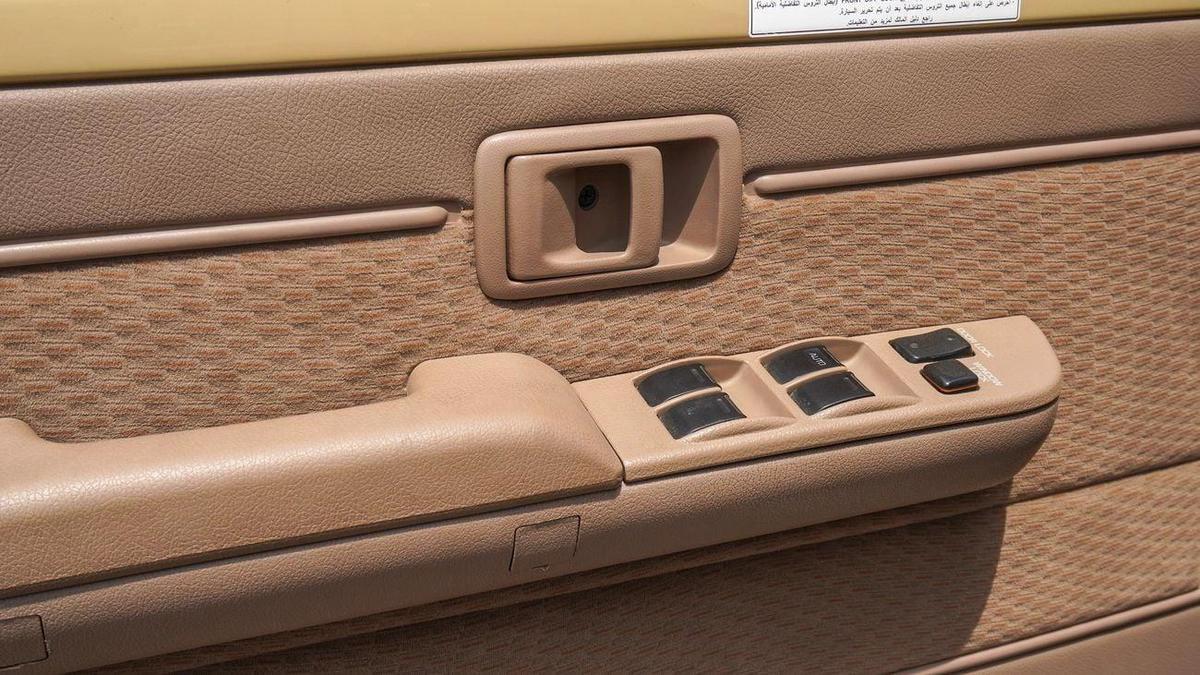 Toyota Land Cruiser Pick Up 4.0L-9-9