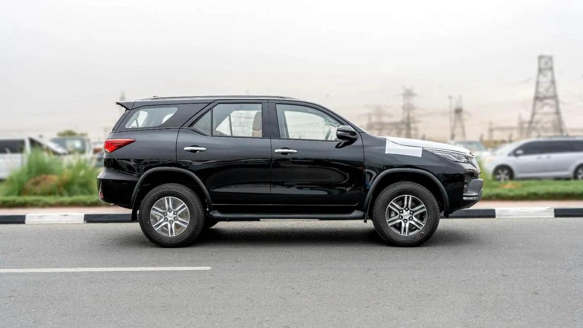 2026 Toyota Fortuner VX 4.0L AT Petrol (Black-Tan)-3-3