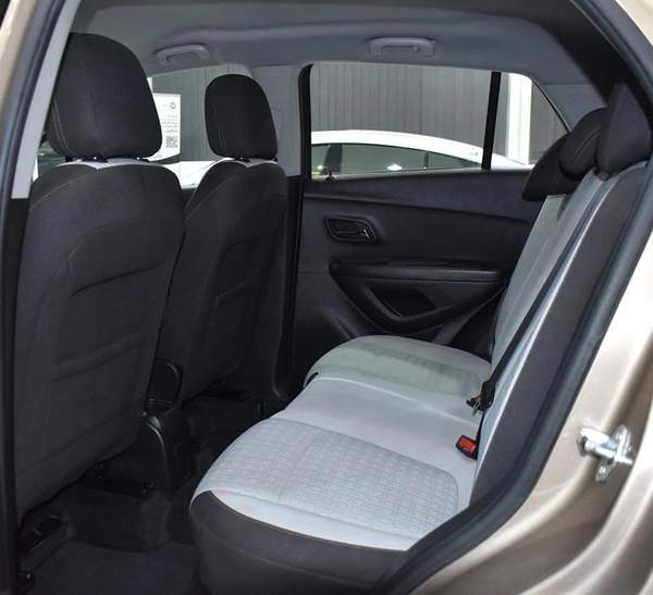 Chevrolet Trax LT ( 2019 Model ) in Brown / Beige Color GCC Specs