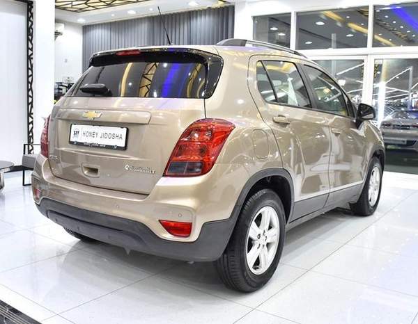 Chevrolet Trax LT ( 2019 Model ) in Brown / Beige Color GCC Specs