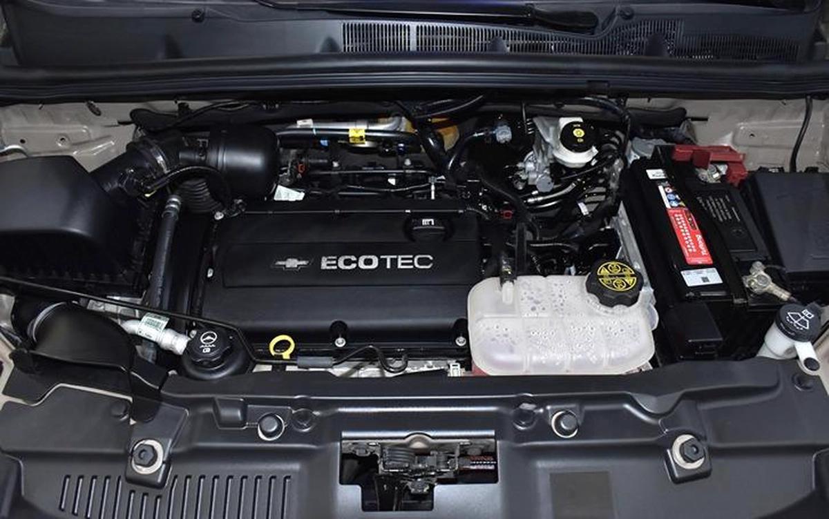 Chevrolet Trax LT ( 2019 Model ) in Brown / Beige Color GCC Specs-4-4