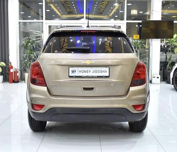 Chevrolet Trax LT ( 2019 Model ) in Brown / Beige Color GCC Specs