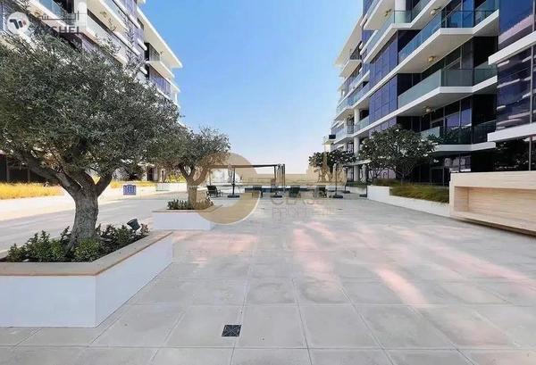 Large Studio | Fitted Kitchen | Park view