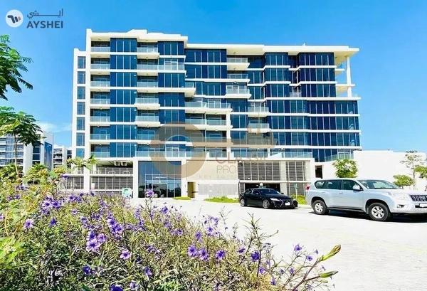 Large Studio | Fitted Kitchen | Park view