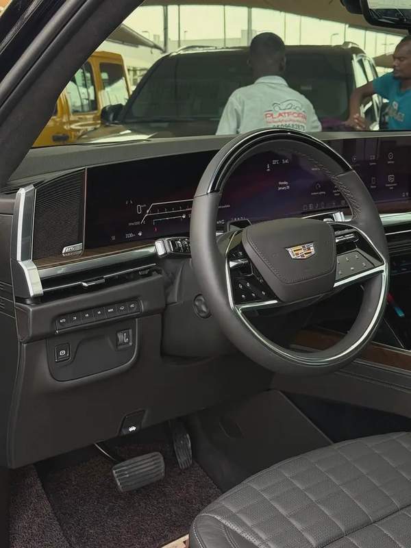 Cadillac Escalade 600model 2025 import from Korea original paint كاديلاك اسكاليد 600 موديل 2025