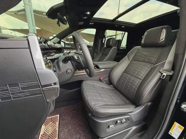 Cadillac Escalade 600model 2025 import from Korea original paint كاديلاك اسكاليد 600 موديل 2025