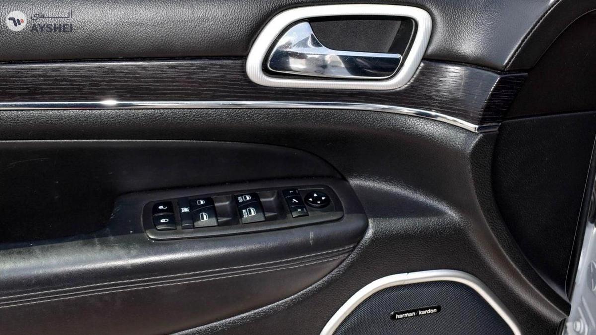 Jeep Grand Cherokee Summit 5.7 L V8-7-7