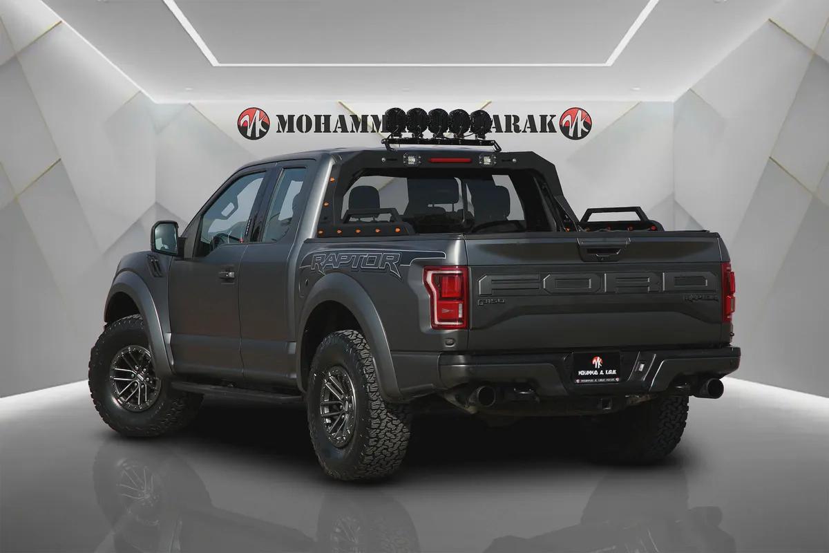 FORD RAPTOR F150 - 2019 - GCC - FULLY LOADED -GREY MATT - AMAZING CONDITION-4-4