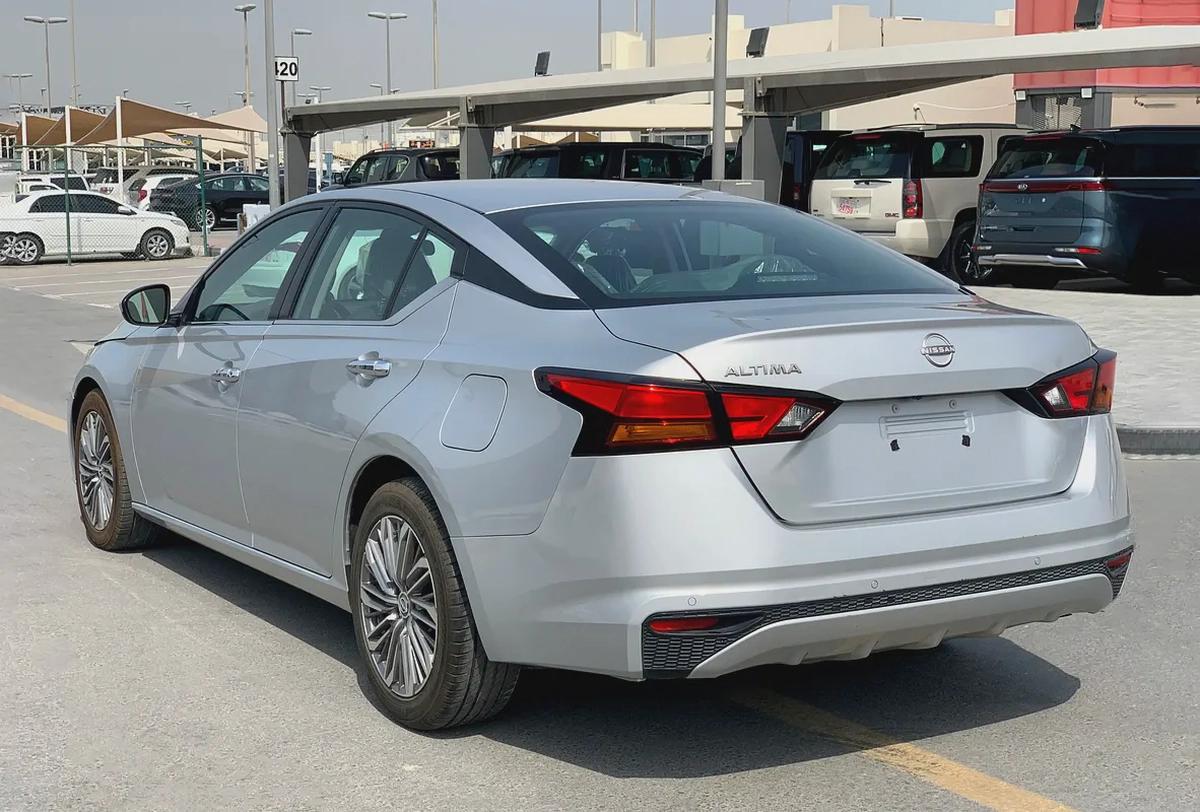 AED 1000 Monthly | Altima 2023 USA Specs | Excellent Condition | Like New-5-5