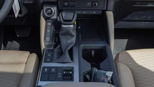 Toyota Prado Toyota prado primum 2.8L diesel MY2026