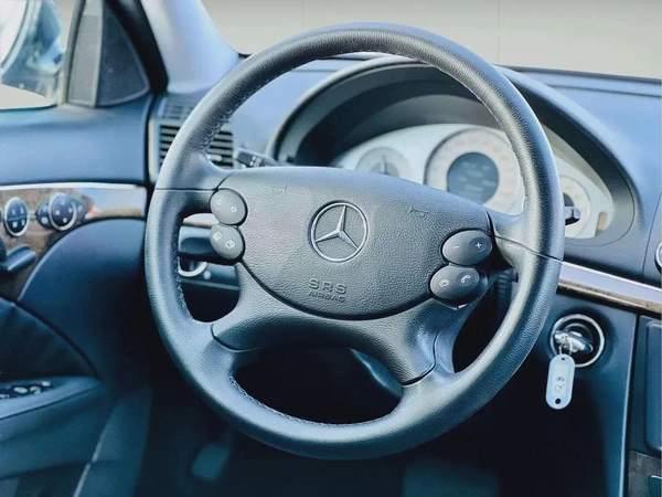 MERCEDES BENZ E350 - 2007 - CLEAN CAR FRESH JAPAN IMPORT