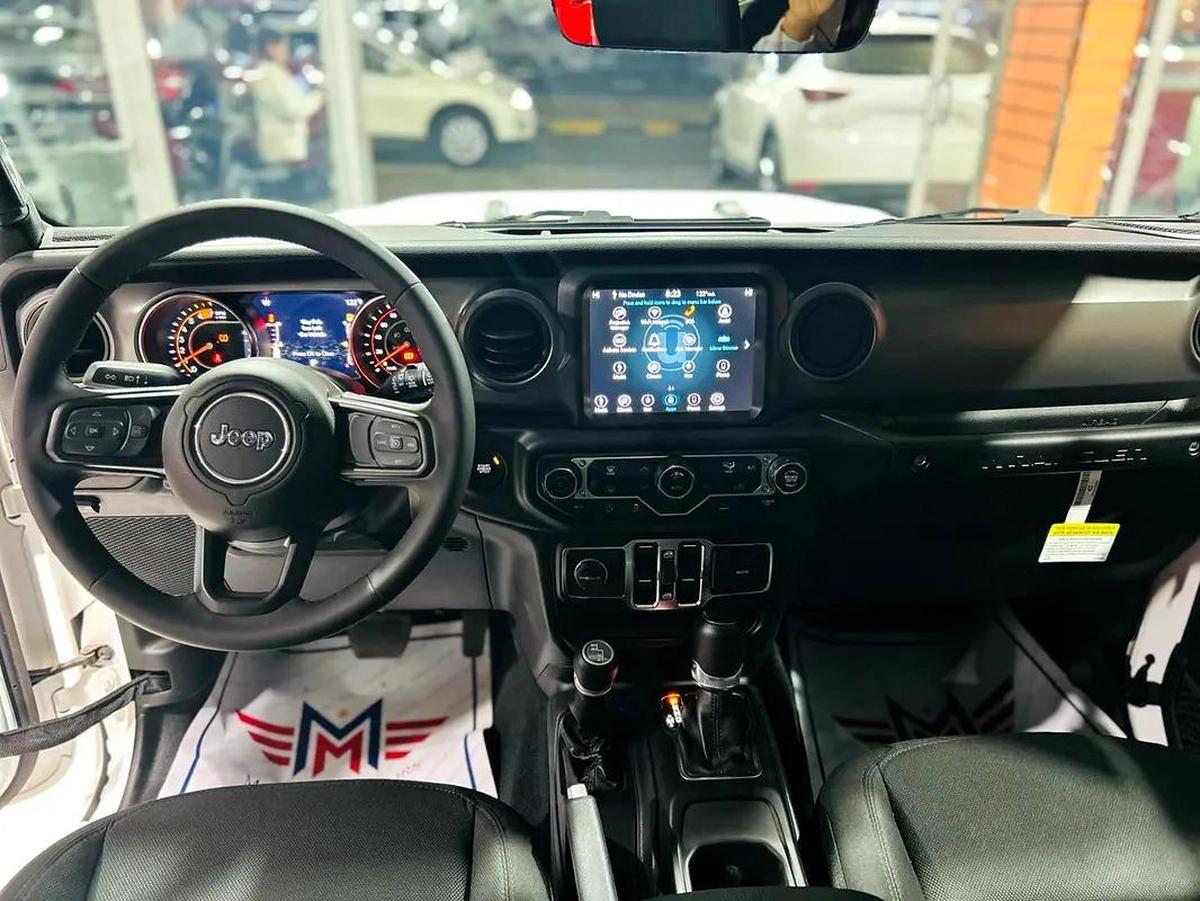 Jeep Wrangler Sport S-4-4