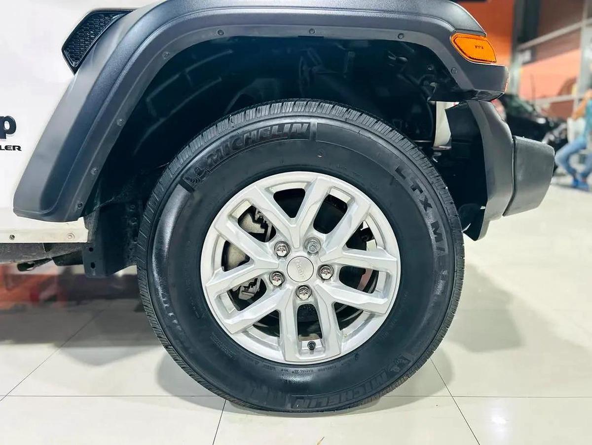 Jeep Wrangler Sport S-5-5