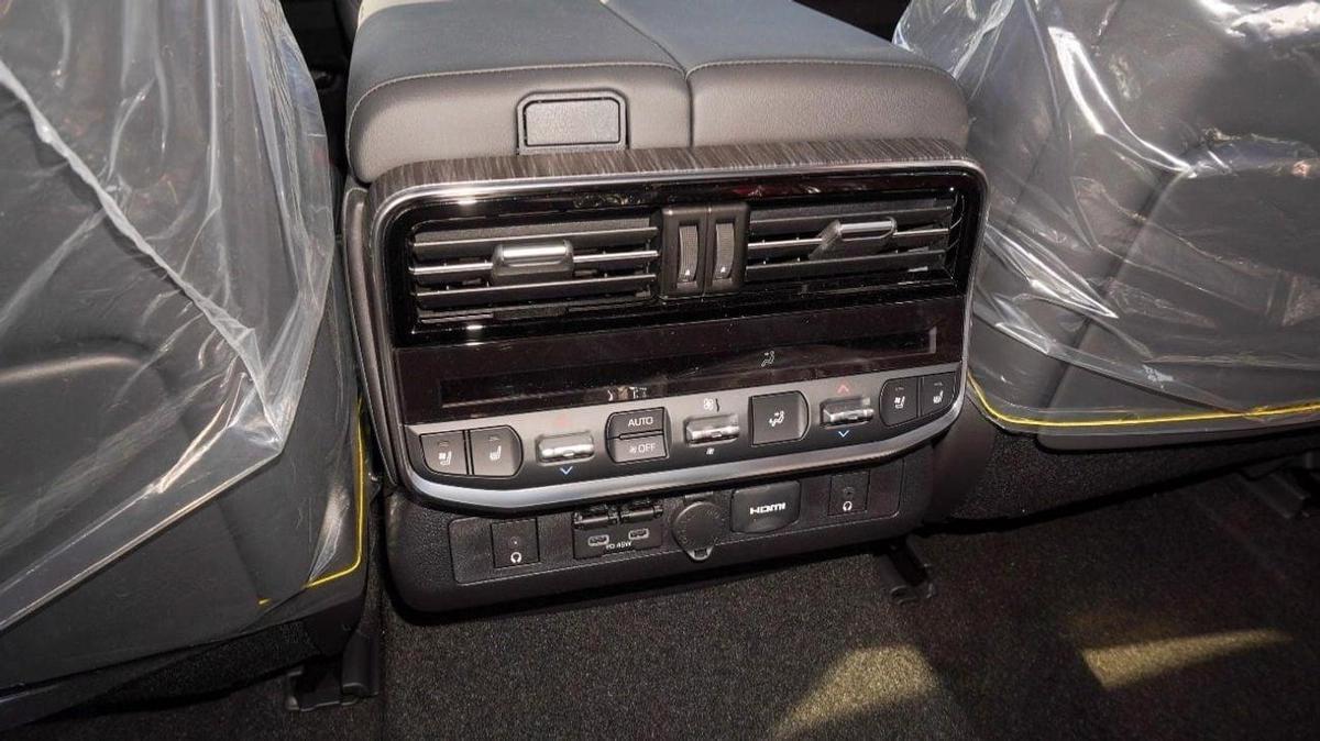 Toyota Land Cruiser Toyota Land Cruiser VXR 3.5L Twin Turbo Model 2026-9-9