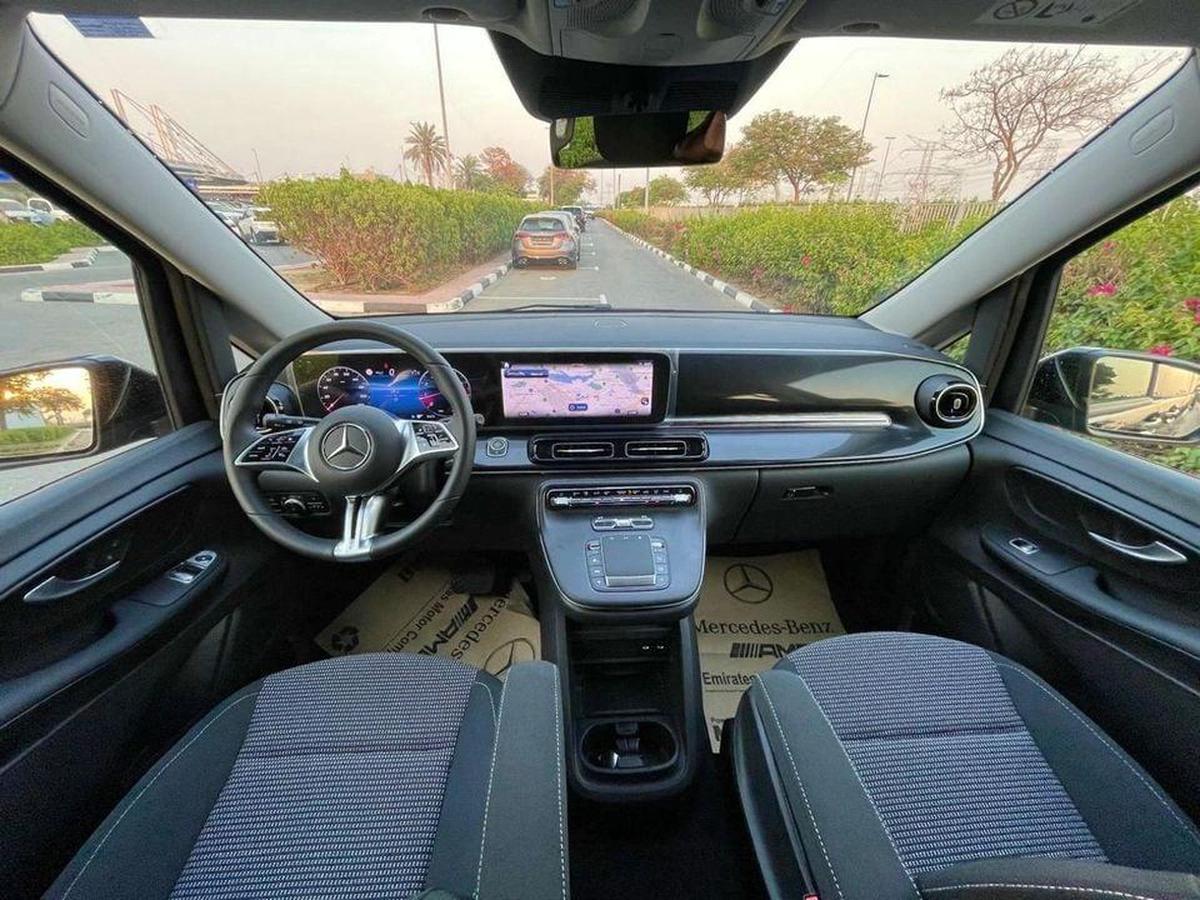 Mercedes-Benz V 300 5 years Warranty 2025 GCC -3-3