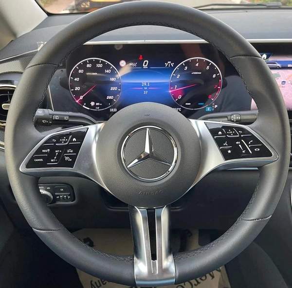 Mercedes-Benz V 300 5 years Warranty 2025 GCC