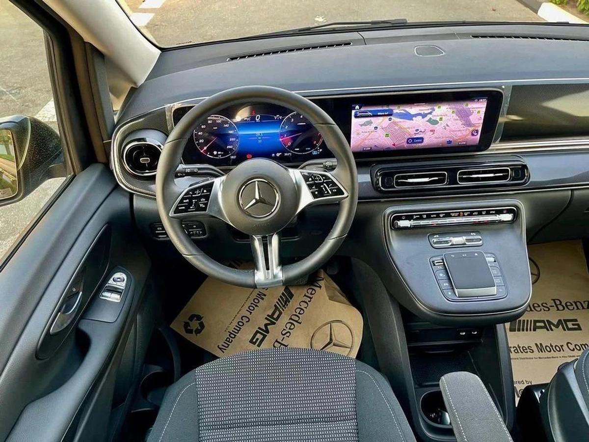Mercedes-Benz V 300 5 years Warranty 2025 GCC -14-14