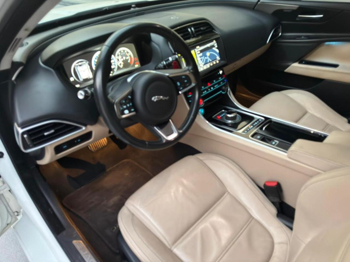 Gulf Specs 2018 JAGUAR XE 20t 2.0Litre Turbo-Charged (Agency Maintained)-17-17
