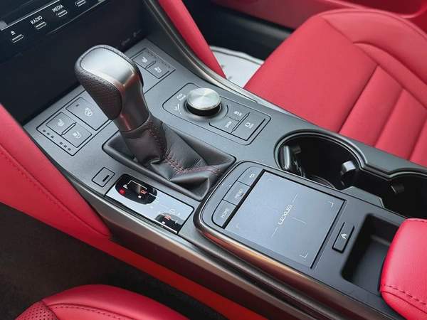 LEXUS - IS350 - F SPORT - 2025 - V6 - 3,5L - AMERICAN SPECS VERY GOOD CONDITION