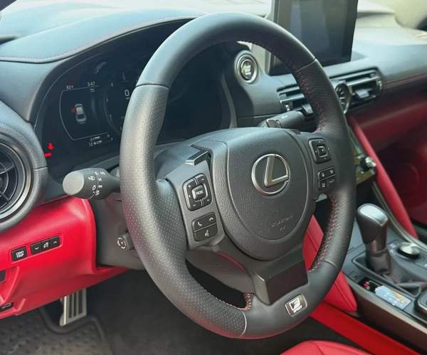 LEXUS - IS350 - F SPORT - 2025 - V6 - 3,5L - AMERICAN SPECS VERY GOOD CONDITION