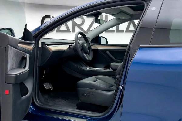 AED 2,564 / Monthly l 0% Downpayment l Tesla Model Y 2024 Perfomance