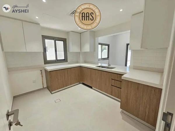 One Month Free | Corner Villa ! Maids + Storage Room ! Luxurious ! Ready to Move ! Closed To Metro